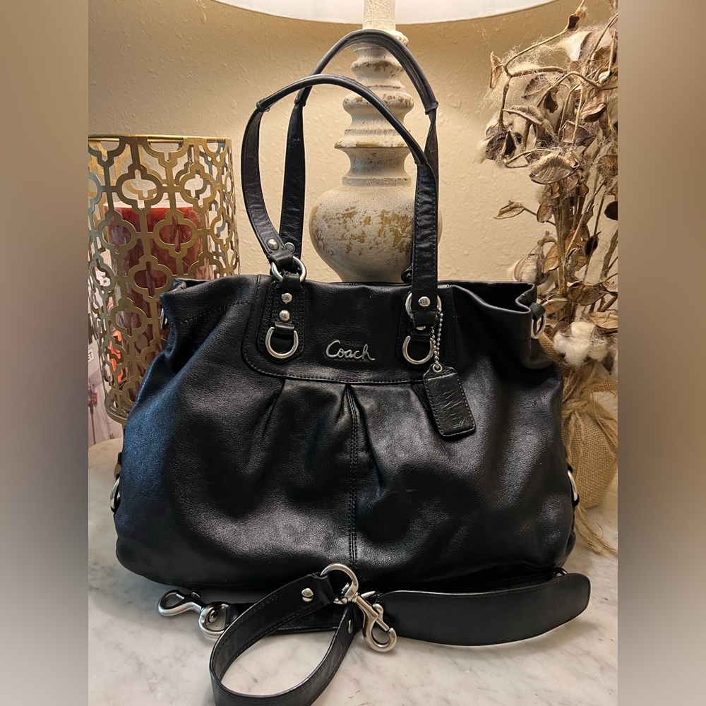 Coach Handbag. Black Leather Ashley Coach shoulder bag.